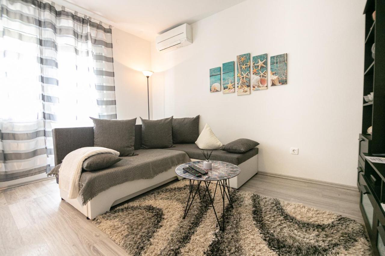 Apartment Noemi Pula Bagian luar foto